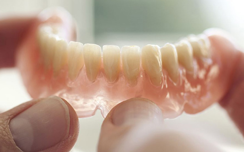 吉祥寺の歯医者、吉祥寺壱番館歯科医院で入れ歯（義歯）